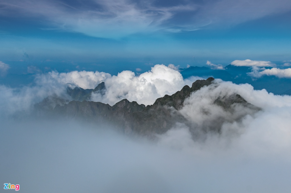 Mesmerizing river of cloud on Indochina's rooftop 1551 capture3